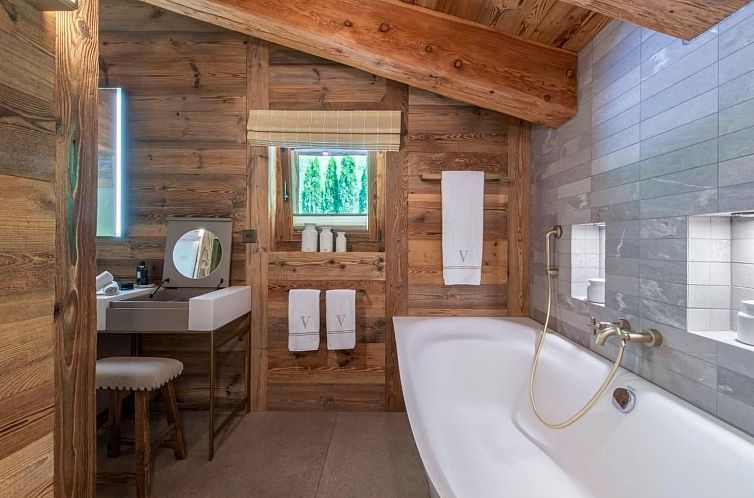 Vakantiehuis Chalet V mit Lift und Pool