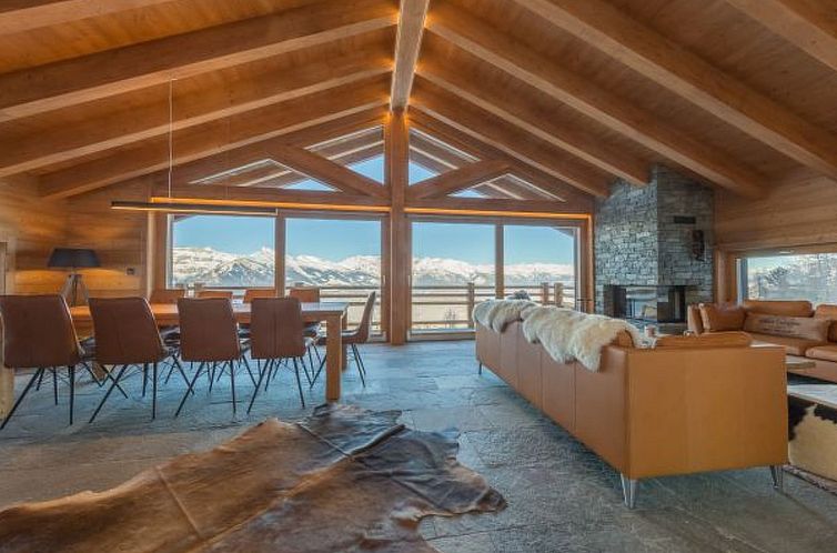 Vakantiehuis Chalet Oak Tree amazing, sauna, ski-in/out