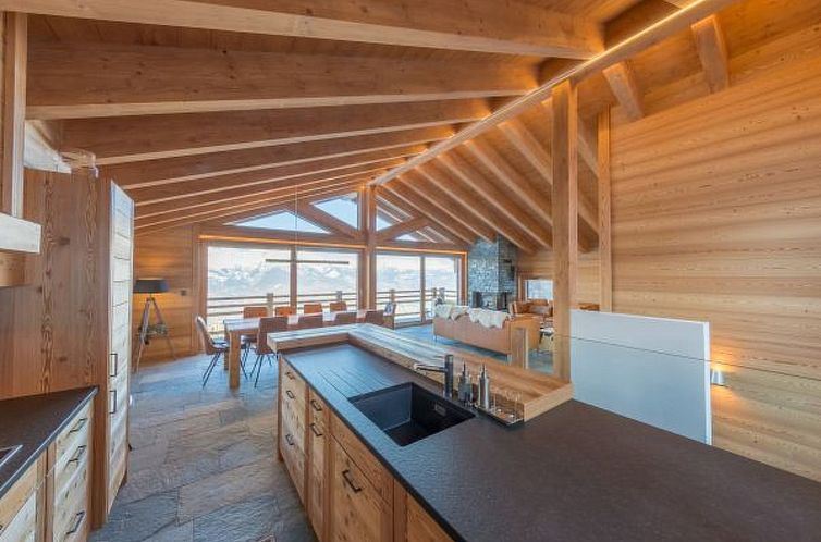 Vakantiehuis Chalet Oak Tree amazing, sauna, ski-in/out