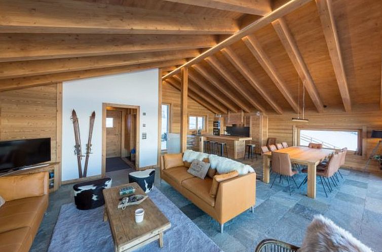Vakantiehuis Chalet Oak Tree amazing, sauna, ski-in/out