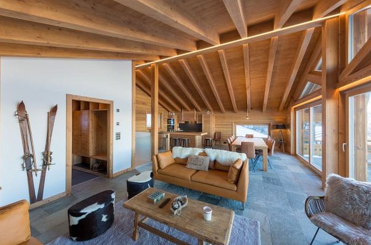 Vakantiehuis Chalet Oak Tree amazing, sauna, ski-in/out