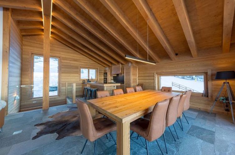 Vakantiehuis Chalet Oak Tree amazing, sauna, ski-in/out