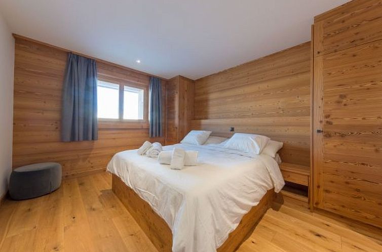 Vakantiehuis Chalet Oak Tree amazing, sauna, ski-in/out