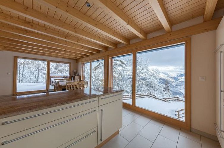 Vakantiehuis Chalet Nid Blanc wood burning hottub