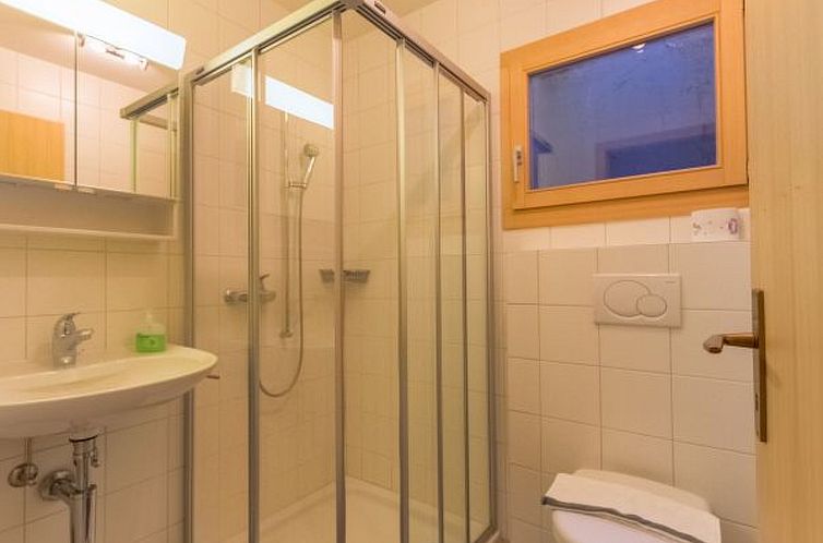 Vakantiehuis Chalet Nid Blanc wood burning hottub
