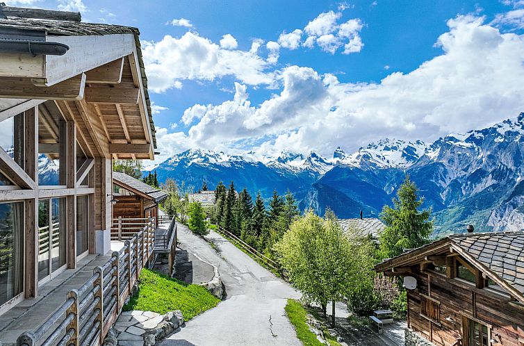 Guest house 18435197 - Holiday property Wallis / Valais - Vakantiehuis Chalet Jadi