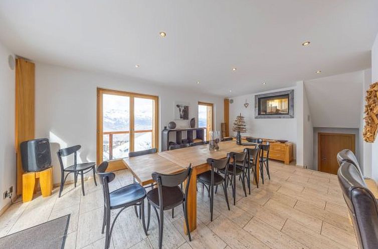 Vakantiehuis Chalet Enchanteur sauna, Whirlpool, 13pax