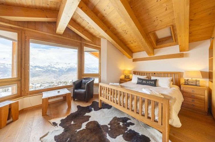 Vakantiehuis Chalet Enchanteur sauna, Whirlpool, 13pax