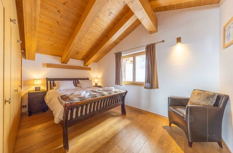 Vakantiehuis Chalet Enchanteur sauna, Whirlpool, 13pax