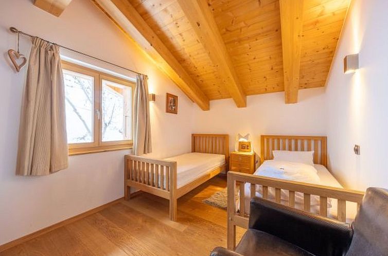 Vakantiehuis Chalet Enchanteur sauna, Whirlpool, 13pax