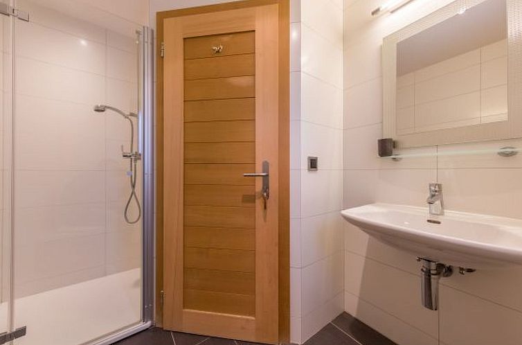 Vakantiehuis Chalet Enchanteur sauna, Whirlpool, 13pax