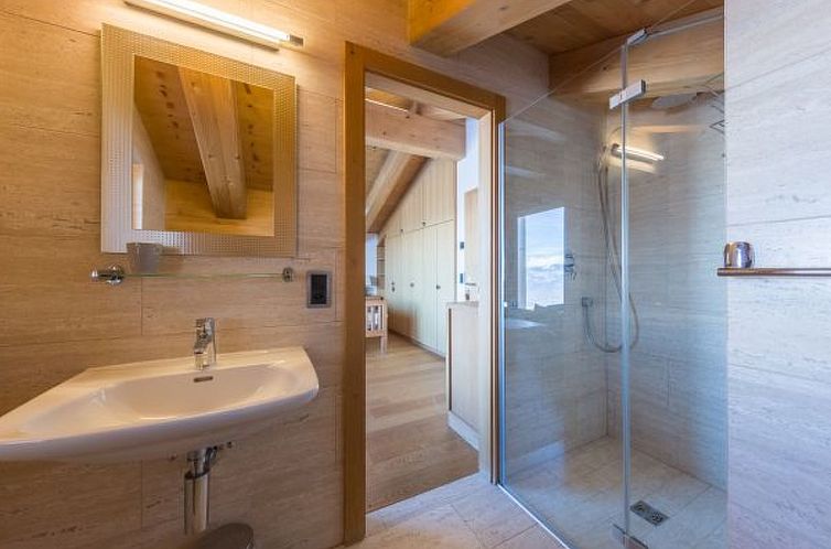 Vakantiehuis Chalet Enchanteur sauna, Whirlpool, 13pax