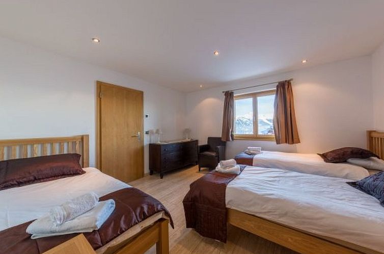 Vakantiehuis Chalet Enchanteur sauna, Whirlpool, 13pax
