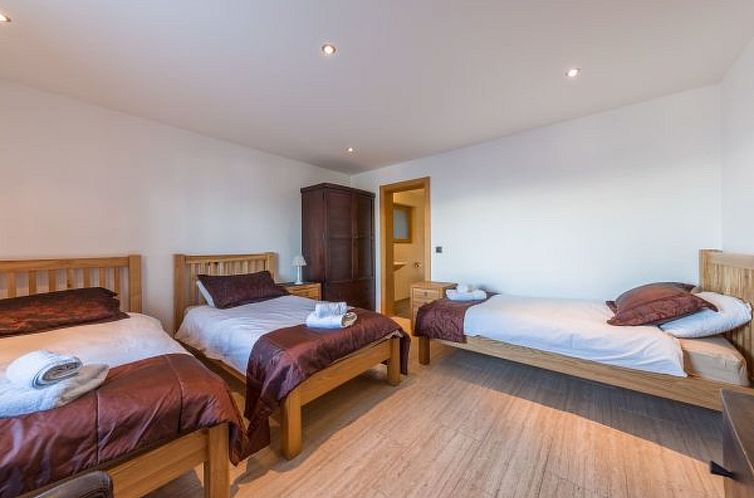 Vakantiehuis Chalet Enchanteur sauna, Whirlpool, 13pax