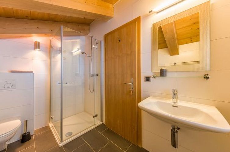 Vakantiehuis Chalet Enchanteur sauna, Whirlpool, 13pax