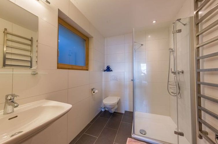 Vakantiehuis Chalet Enchanteur sauna, Whirlpool, 13pax