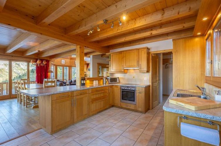 Vakantiehuis Chalet Vansamis, views & sauna