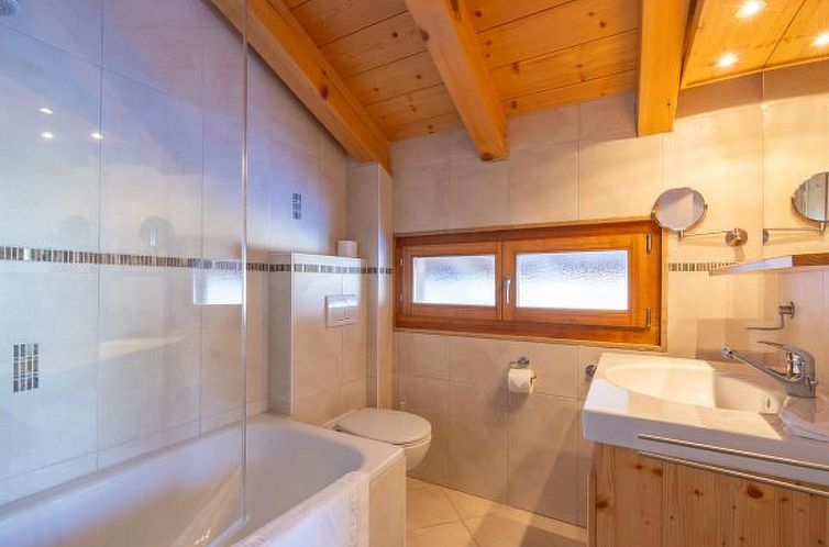 Vakantiehuis Chalet Vansamis, views & sauna