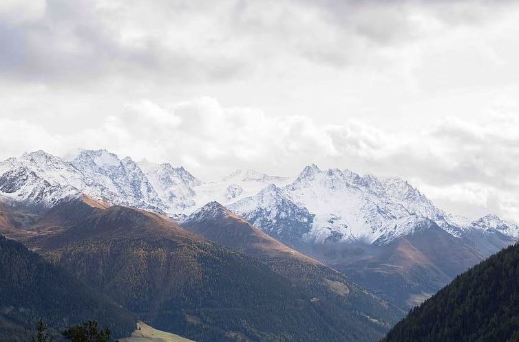 Vakantiehuis Chalet mit Seeblick, Jacuzzi, Sauna und Garten