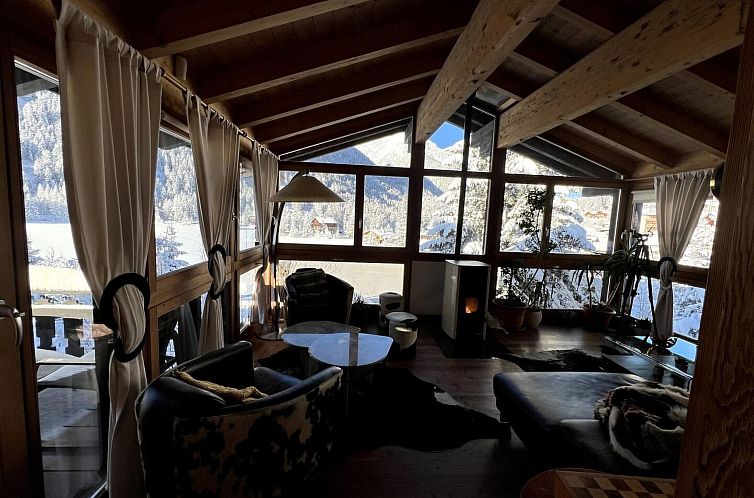 Vakantiehuis Chalet mit Seeblick, Jacuzzi, Sauna und Garten