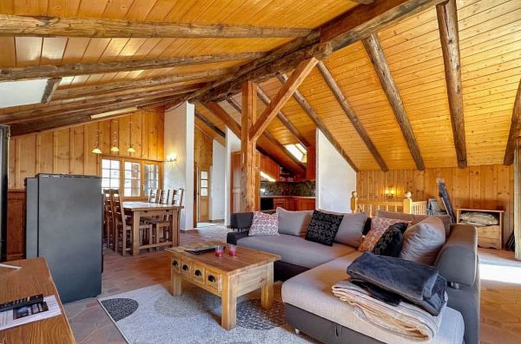 Vakantiehuis Chalet Le Basset - Family Chalet in the Swiss A