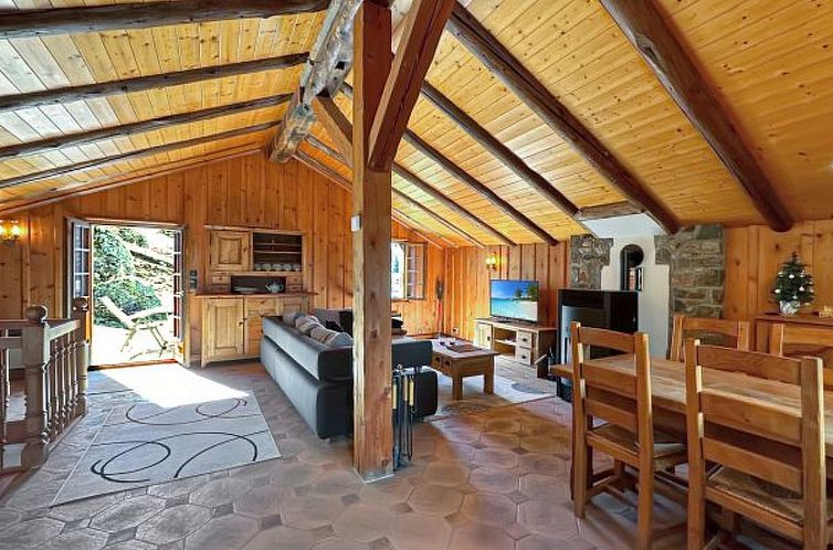 Vakantiehuis Chalet Le Basset - Family Chalet in the Swiss A