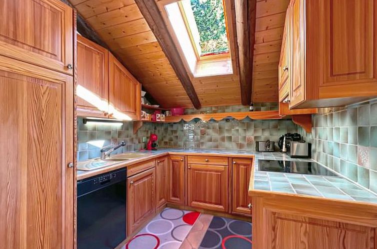 Vakantiehuis Chalet Le Basset - Family Chalet in the Swiss A