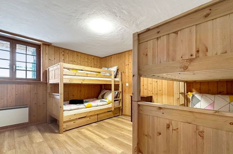 Vakantiehuis Chalet Le Basset - Family Chalet in the Swiss A
