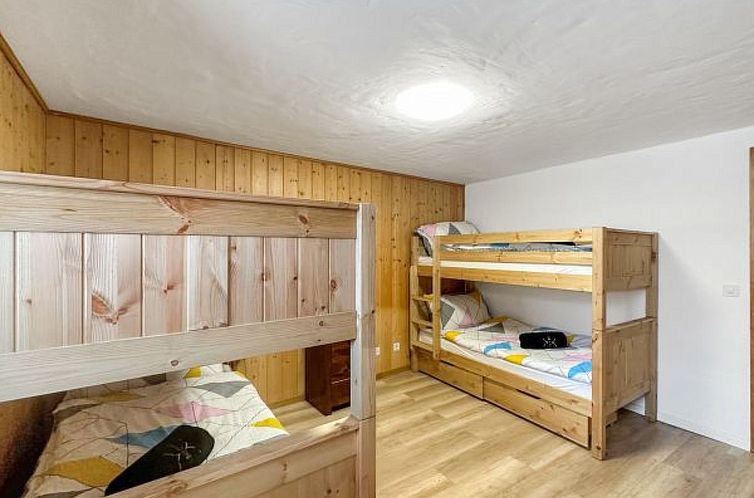 Vakantiehuis Chalet Le Basset - Family Chalet in the Swiss A