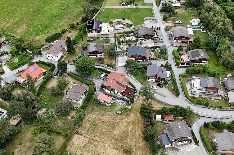Appartement Chalet Haus (bei Einfahrt grosser Nussbaum )