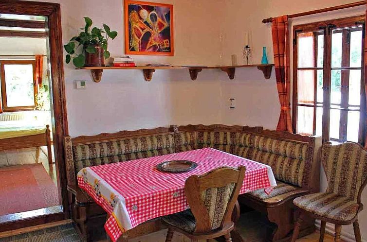 Vakantiehuis Casa Nicu - Blockhaus im Flair vergangener Zeit