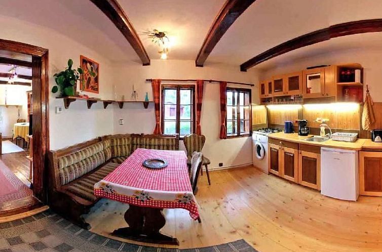 Vakantiehuis Casa Nicu - Blockhaus im Flair vergangener Zeit