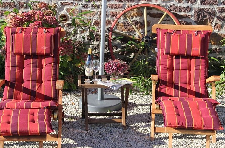 Vakantiehuis in Sourdeval Les Bois mit Garten