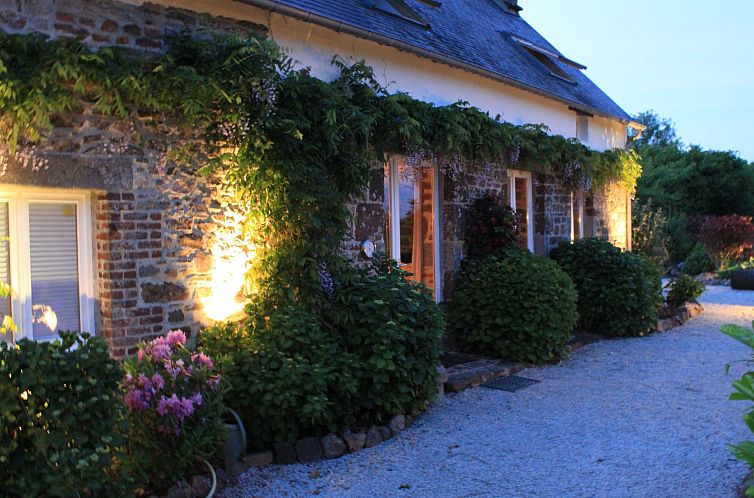 Vakantiehuis in Sourdeval Les Bois mit Garten