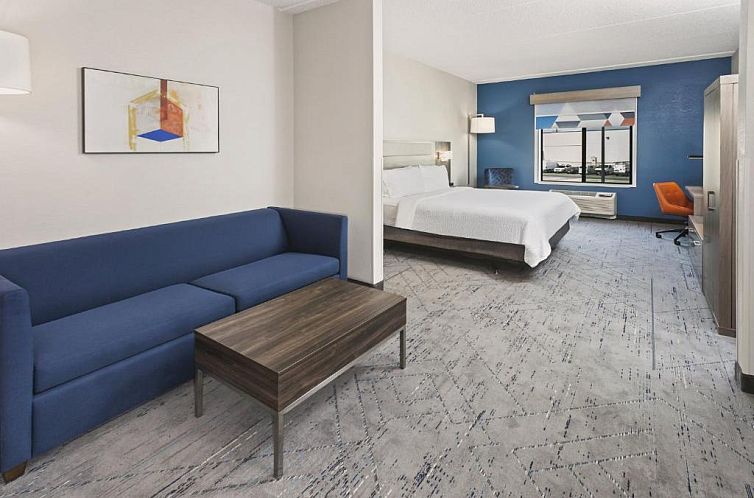Holiday Inn Express Hotel & Suites Chicago Airport West-O'Ha