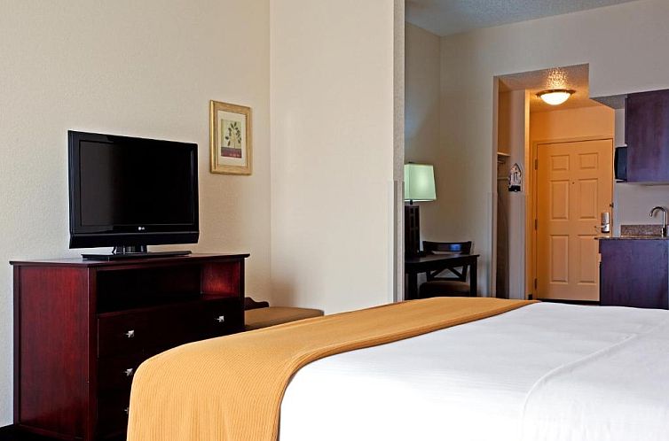 Holiday Inn Express Hotel & Suites Chicago Airport West-O'Ha