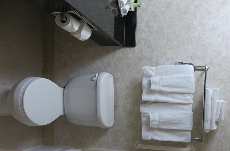 Holiday Inn Express Hotel & Suites Chicago Airport West-O'Ha