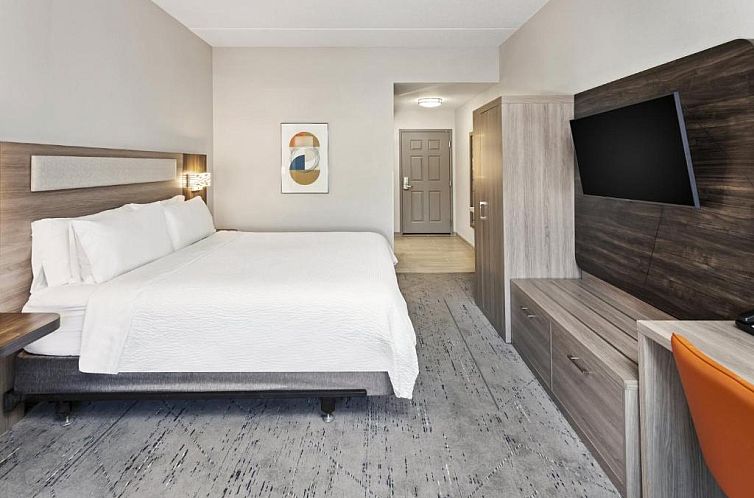 Holiday Inn Express Hotel & Suites Chicago Airport West-O'Ha