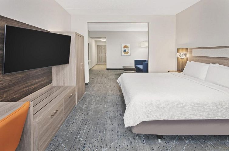 Holiday Inn Express Hotel & Suites Chicago Airport West-O'Ha