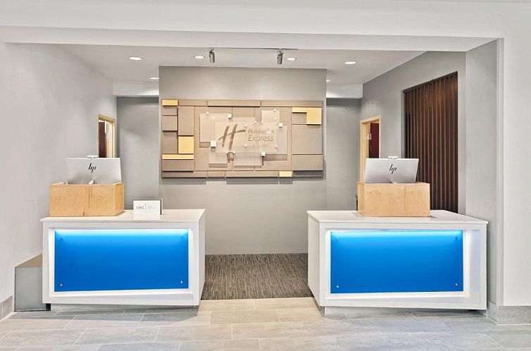 Holiday Inn Express Hotel & Suites Chicago Airport West-O'Ha