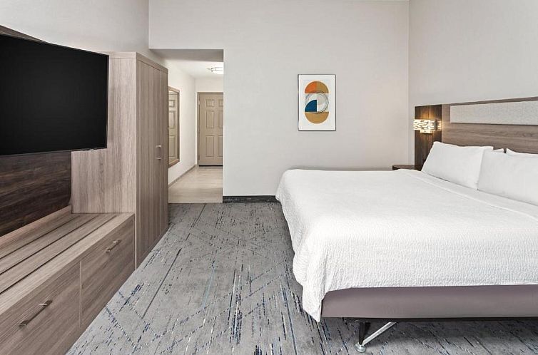 Holiday Inn Express Hotel & Suites Chicago Airport West-O'Ha
