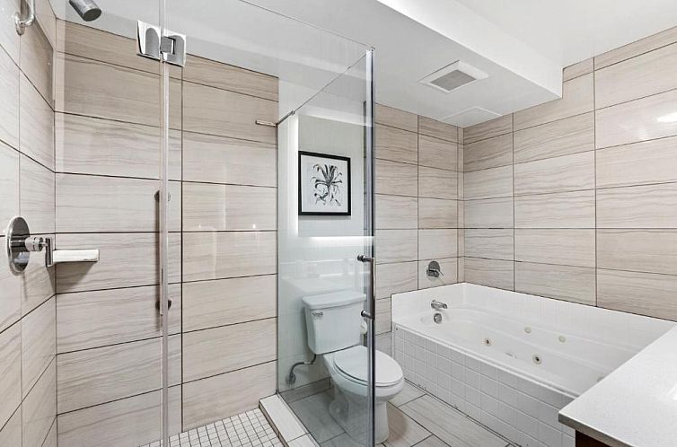 Royal Palace Westwood Hotel