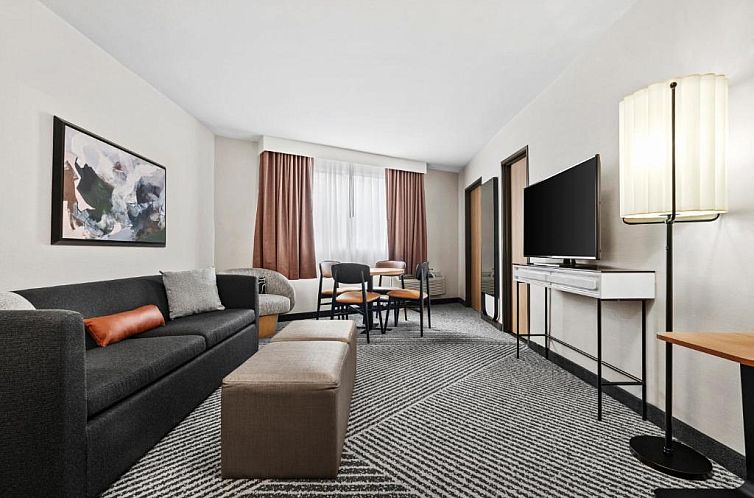 Royal Palace Westwood Hotel