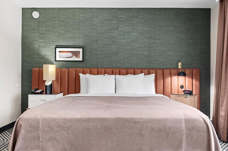 Royal Palace Westwood Hotel