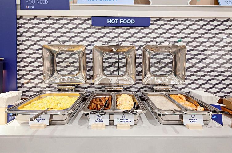 Holiday Inn Express Hollywood Walk of Fame, an IHG Hotel