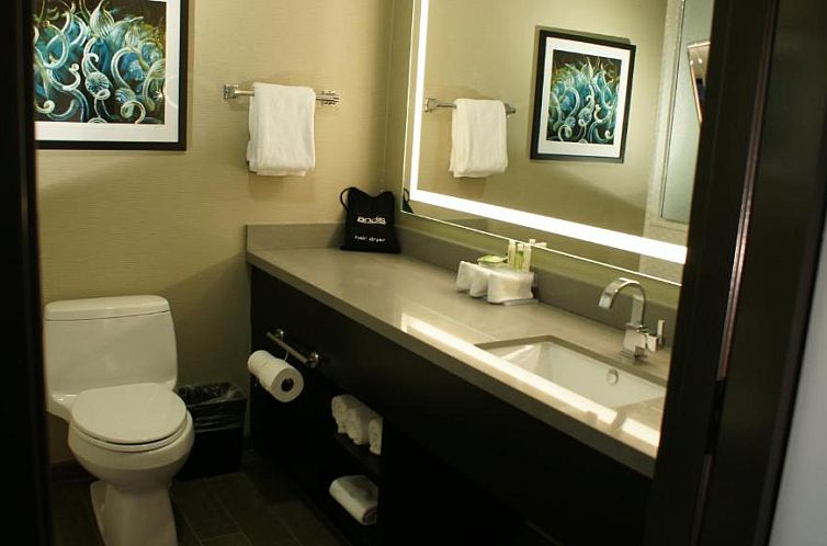 Holiday Inn Express Hollywood Walk of Fame, an IHG Hotel