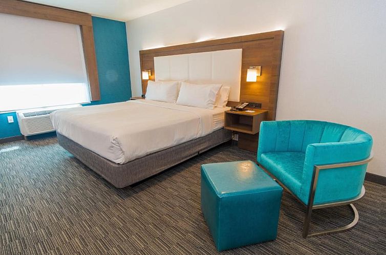 Holiday Inn Express Hollywood Walk of Fame, an IHG Hotel