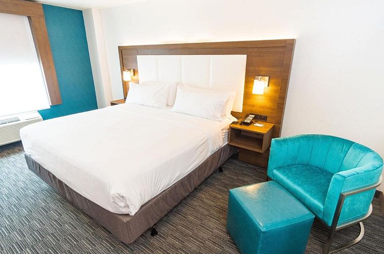 Holiday Inn Express Hollywood Walk of Fame, an IHG Hotel