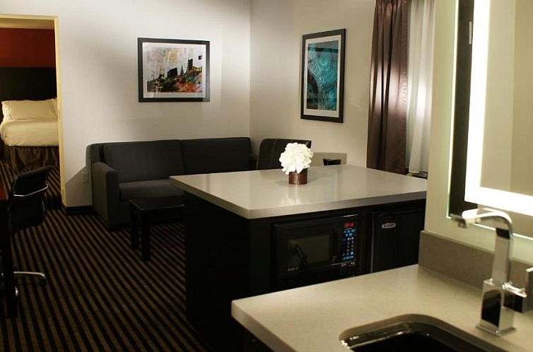 Holiday Inn Express Hollywood Walk of Fame, an IHG Hotel