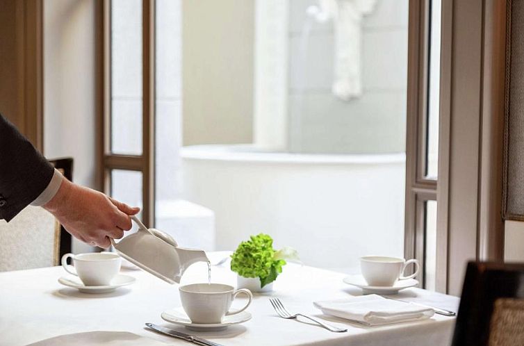 Hilton Checkers Los Angeles